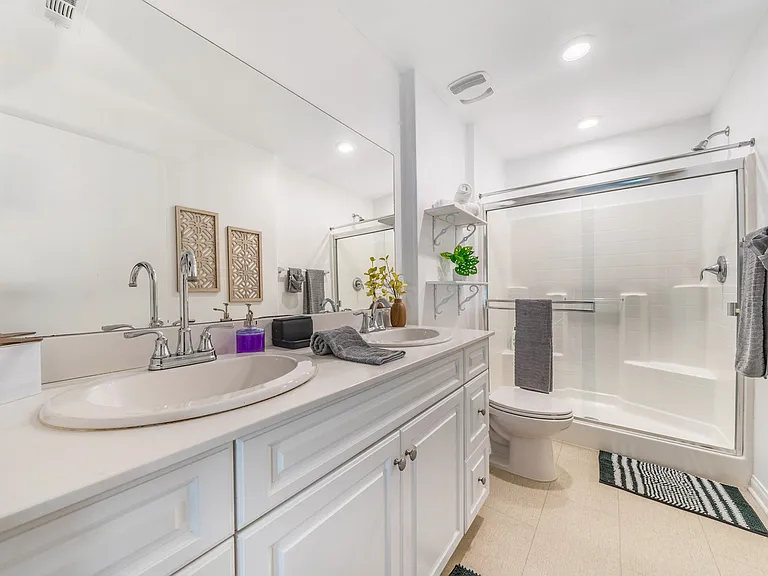 7225 N Cedar Rd #VG3 — Photo 6