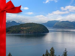 8683 Seascape Dr, West Vancouver, BC V7W 3J7