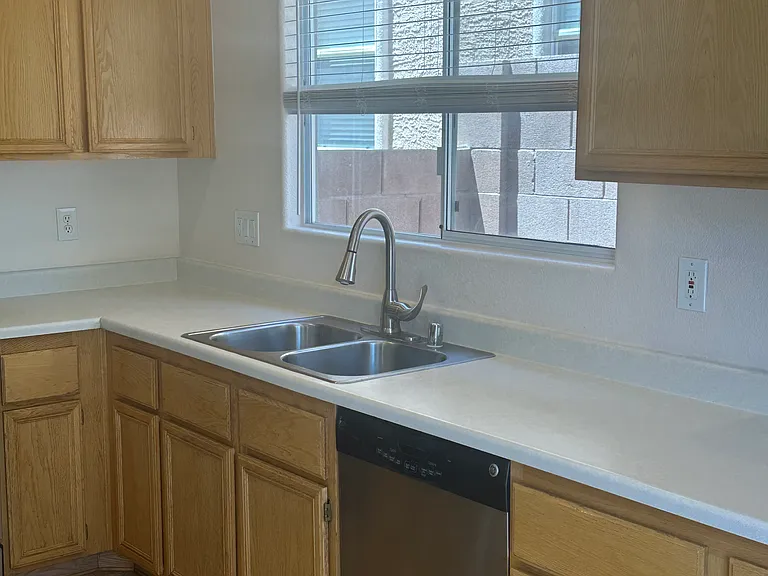 828 Percy Arms St — Photo 21