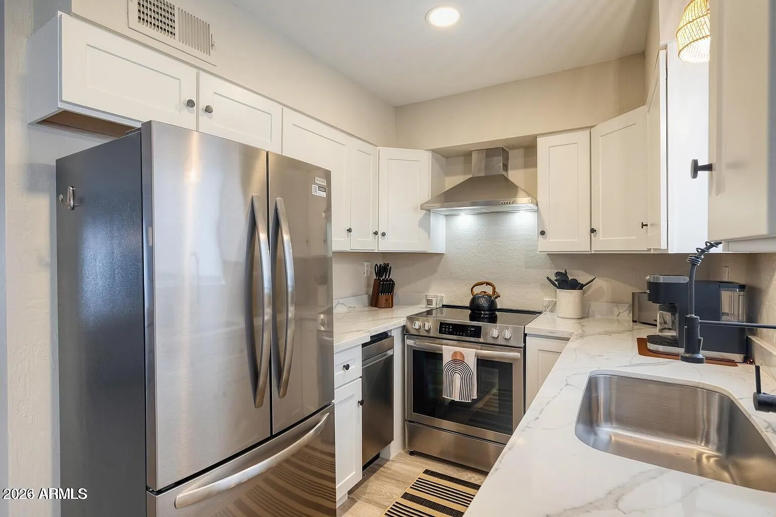 2 bed, 986 sqft, $5,500 — Photo 4