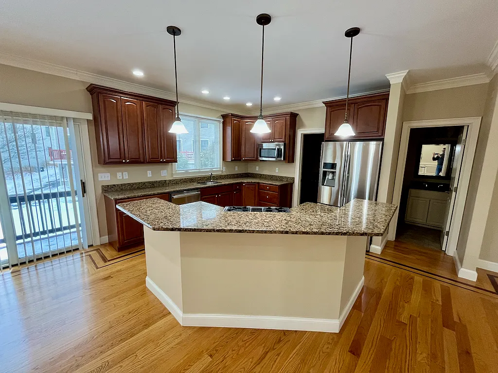 3 bed, 3.5 bath, 2526 sqft, $5,200 — Photo 4