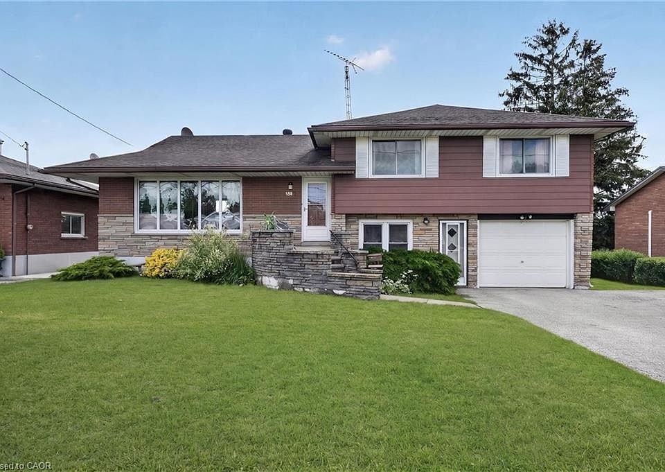 1st image of 300 Knoll St