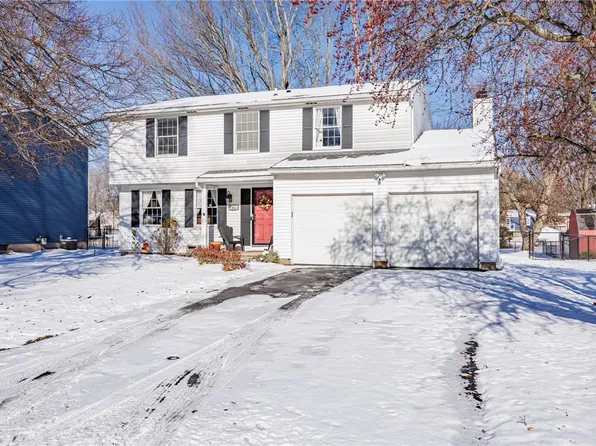 51 Huntington Pkwy, Hamlin, NY 14464