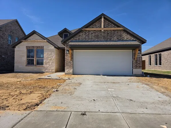 808 Silverleaf Dr, Ennis, TX 75119