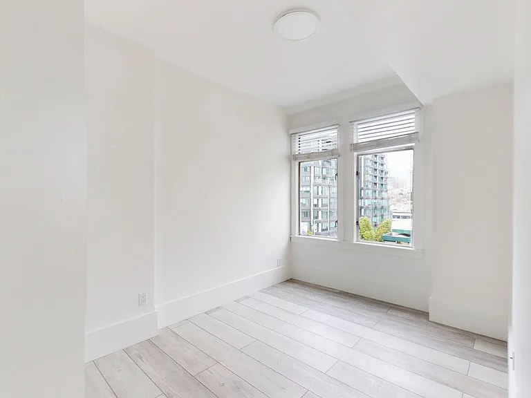 1801 California St #304 — Photo 7