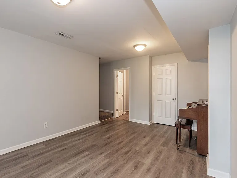 15 Astor Ct — Photo 20