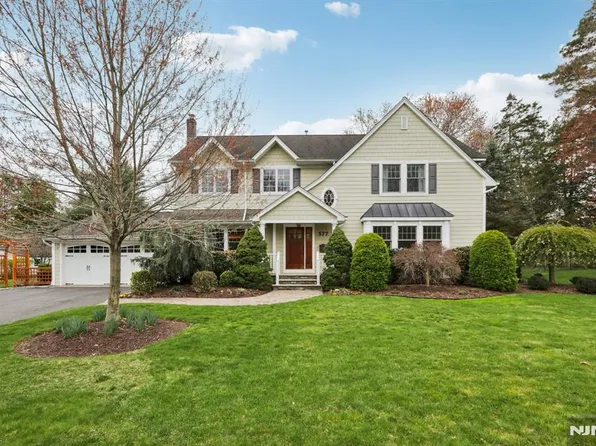 577 Ridgewood Rd, Township Of Washington, NJ 07676