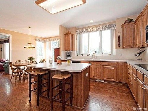 5th image of 50875 Weston Dr