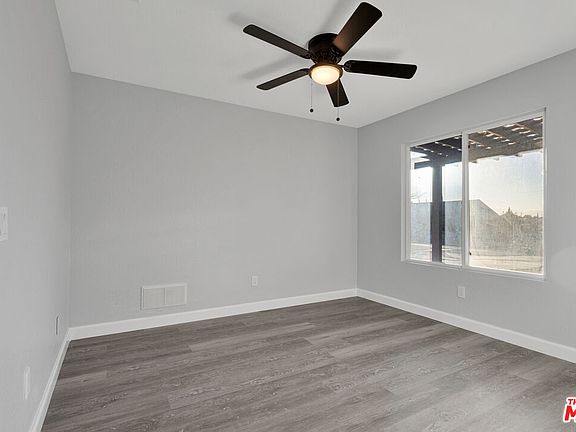 4th image of 15403 Ross Dr