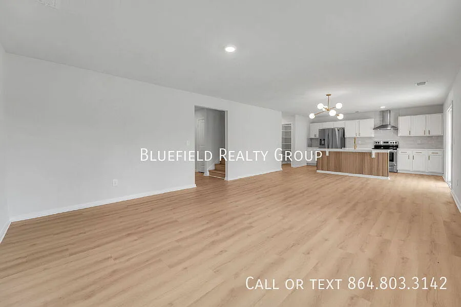 4 Bedroom | 3 Bathroom Home With Modern Updates In Cannon Springs! $2,200/Mo Rent — Photo 4