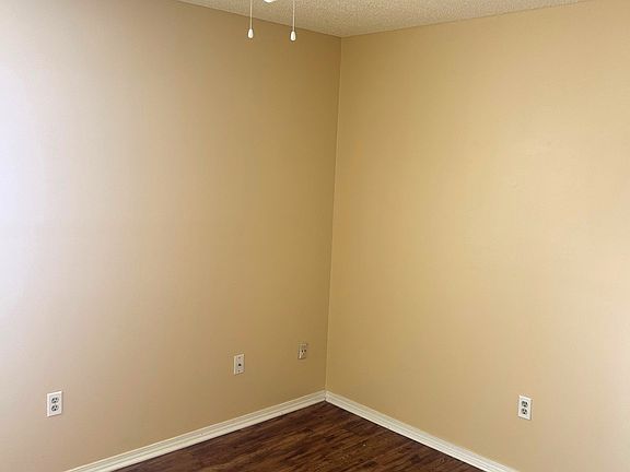 5th image of 1726 James Buchanan Dr