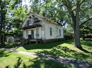 810 N Walnut St, Le Roy, IL 61752