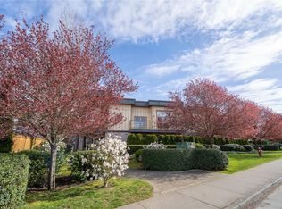 10421 Resthaven Dr #204, Sidney, BC V8L3H4