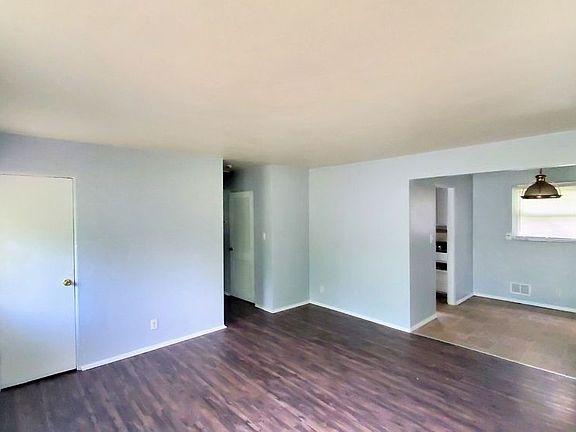 3rd image of 4221 N Whittier Pl