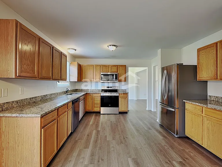 1176 Tannic St — Photo 3