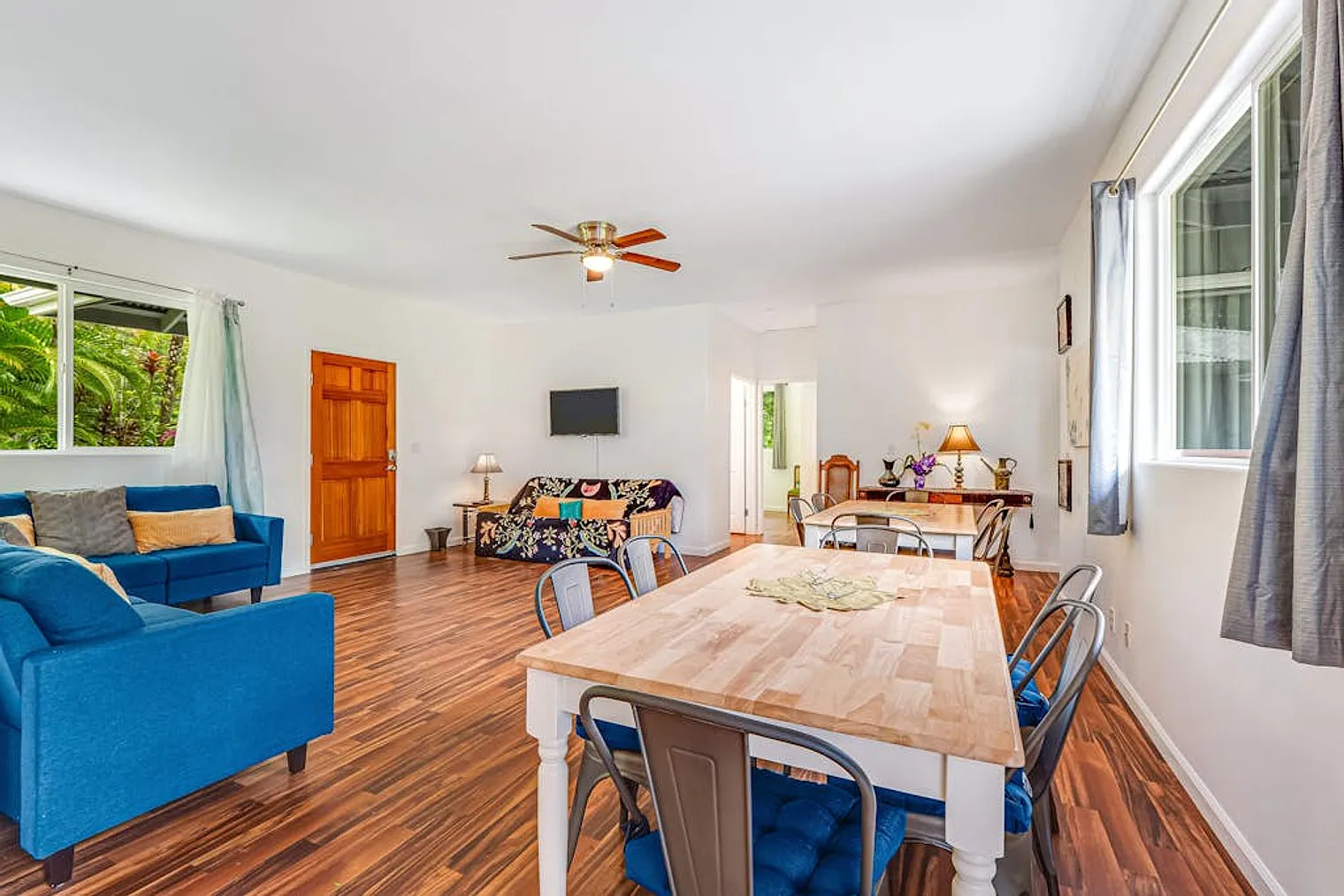 6 bed, 4.0 bath, 1851 sqft, $5,569 — Photo 4