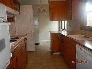 4th image of 9040 SE 39th Ave
