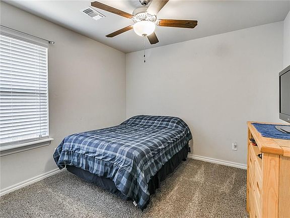 4th image of 10832 NW 32nd Ter