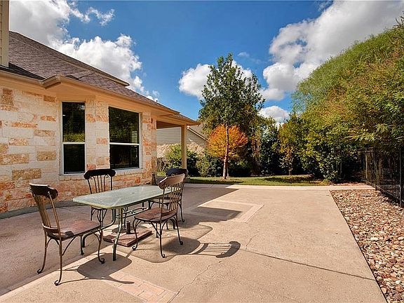 4th image of 3503 Twin Branch Dr