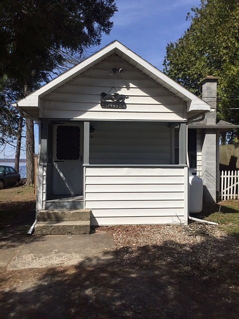 1st image of 7 Windermere