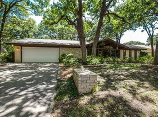 817 Wheelwood Dr, Hurst, TX 76053