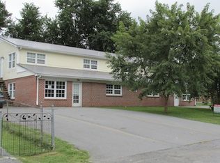 261 Texas St APT 20, North Tazewell, VA 24630