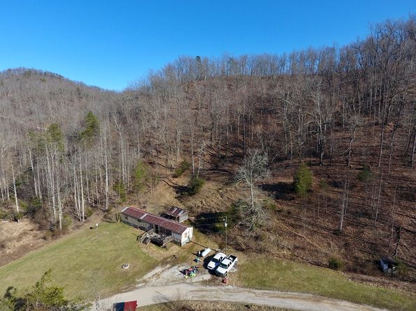 820 Salyers Frk, Oil Springs, KY 41238