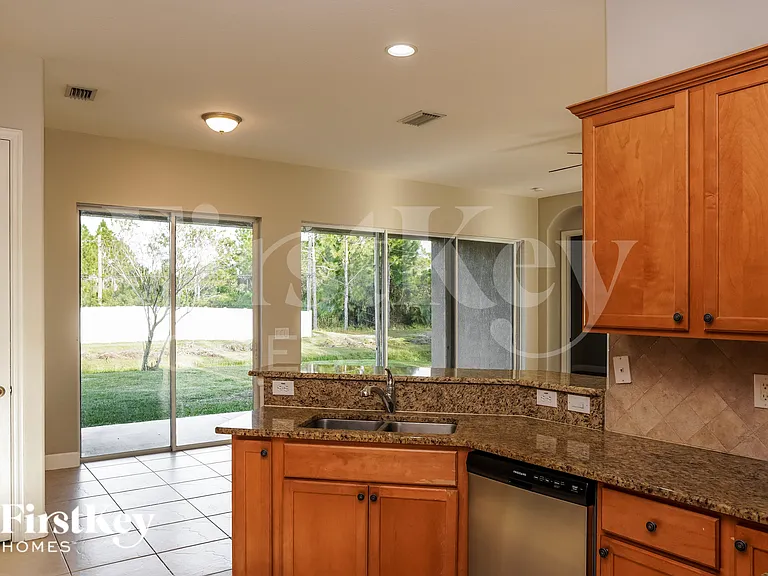 2655 Palomar Ave SE — Photo 8