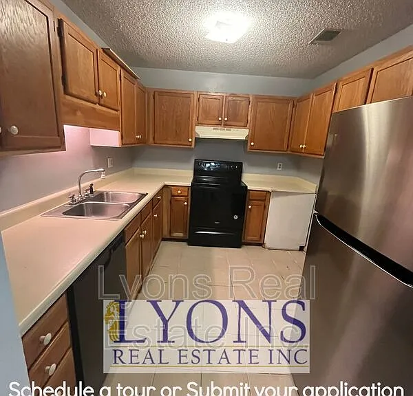 1100 S Gordon Ave #A — Photo 4