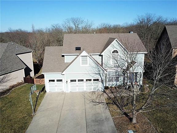 2nd image of 1141 SW Sunflower Dr