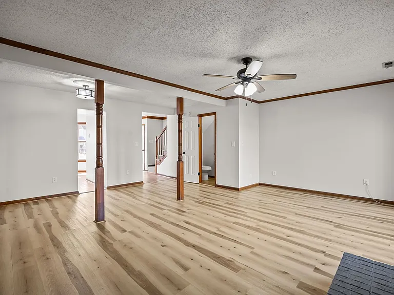 807 Foxmoore Ct — Photo 9