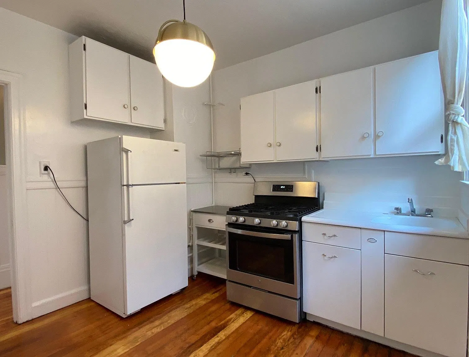 2210 Taylor St — Photo 3