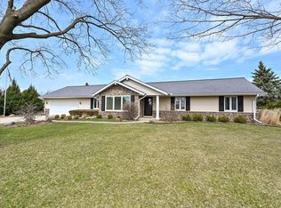 18220 Colline Vue BOULEVARD, Brookfield, WI 53045