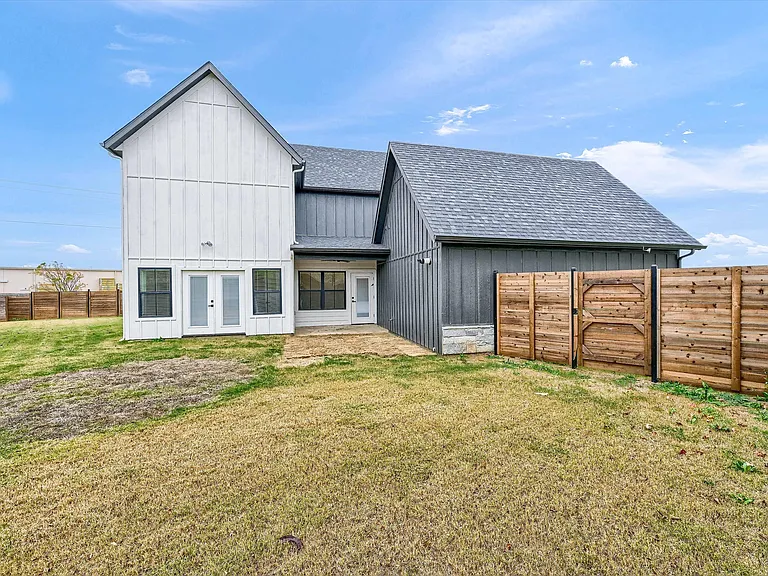 521 Saucer Dr — Photo 5