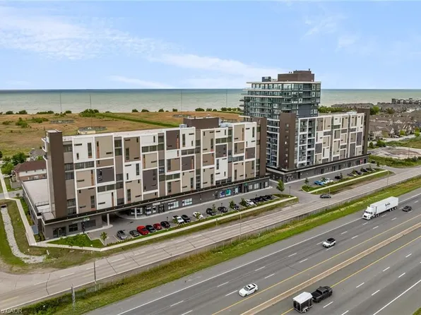 550 Service Rd #612, Grimsby, ON L3M