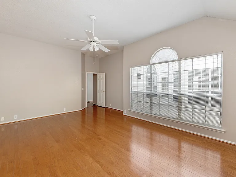 10613 Brandenberg Dr — Photo 17
