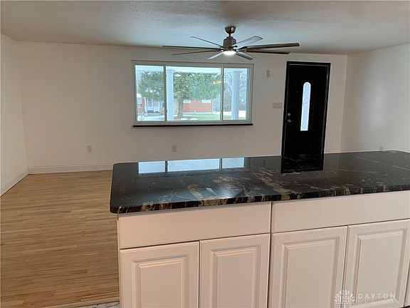 3rd image of 6132 Mantz Ave