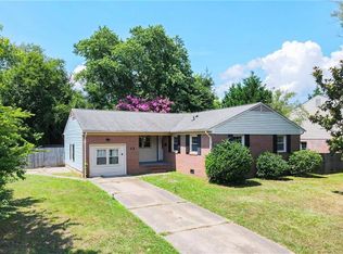 777 Selkirk Dr, Newport News, VA 23602