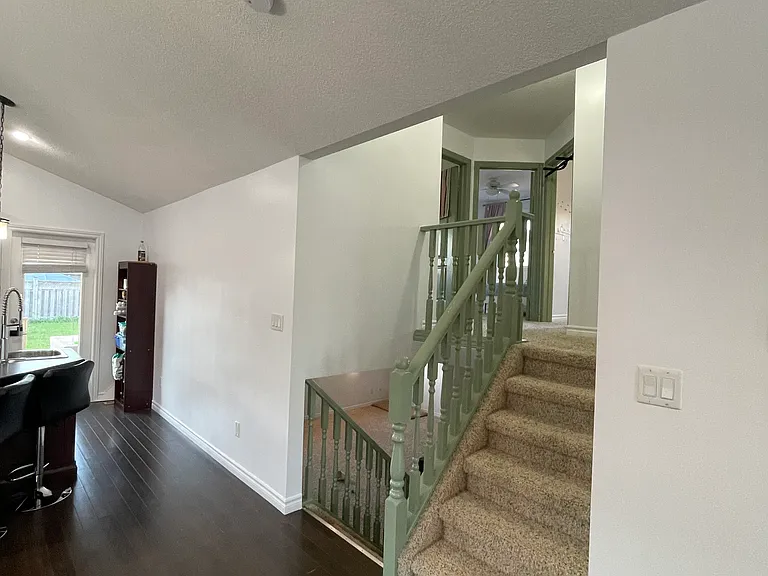 3 Lawrence Ave — Photo 10
