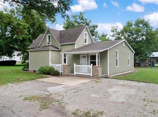 317 W Kentucky St, Trenton, IL 62293