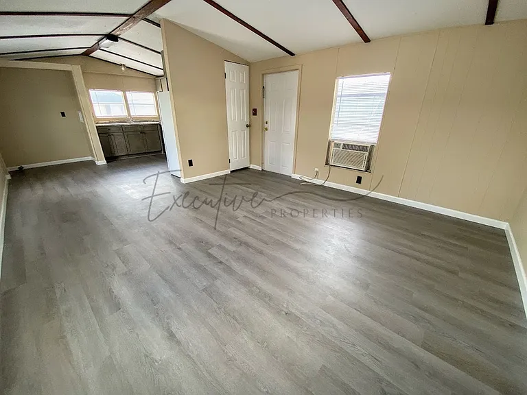 1030 Mildred St #8 — Photo 5