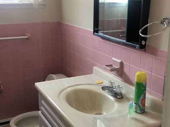 4th image of 10 Saint Marys St Suite 1