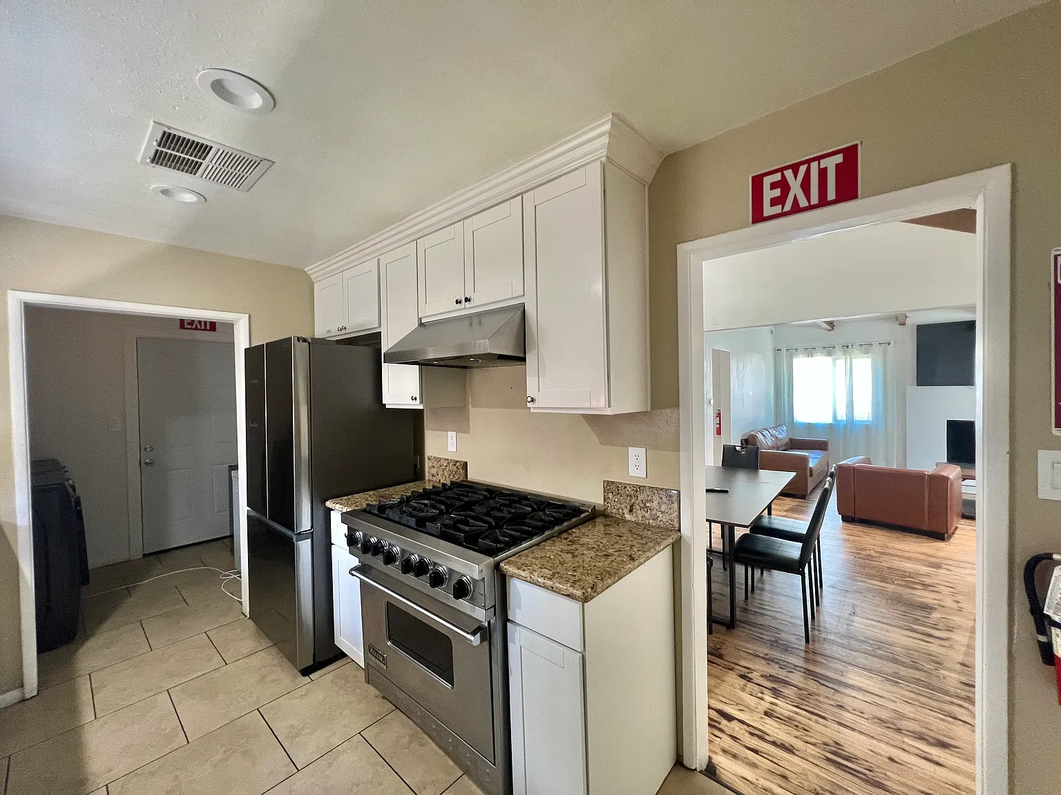 3 bed, 1725 sqft, $4,500 — Photo 4