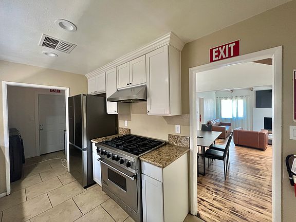 4th image of 10067 Vena Ave