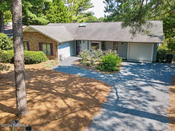 110 Fox Run Court, West End, NC 27376