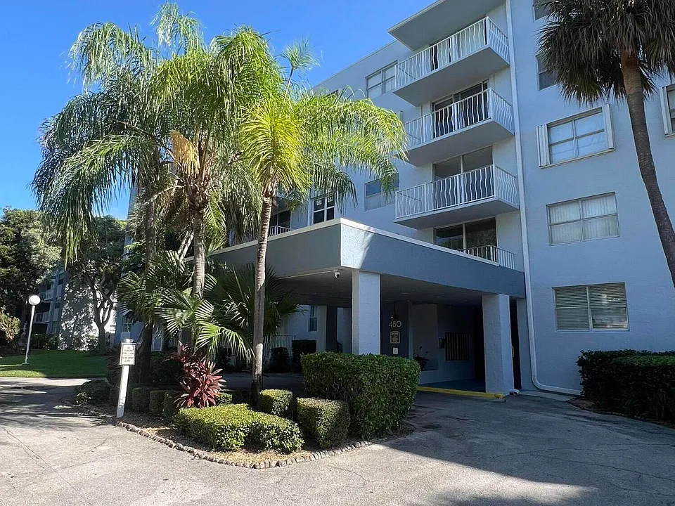 480 Executive Center Dr #2D