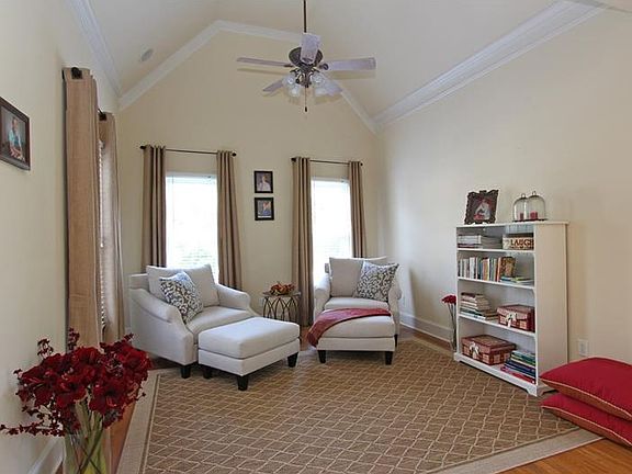 5th image of 741 Hardage Farm Dr