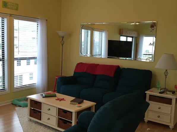 212 29th Ave N, North Myrtle Beach, SC 29582