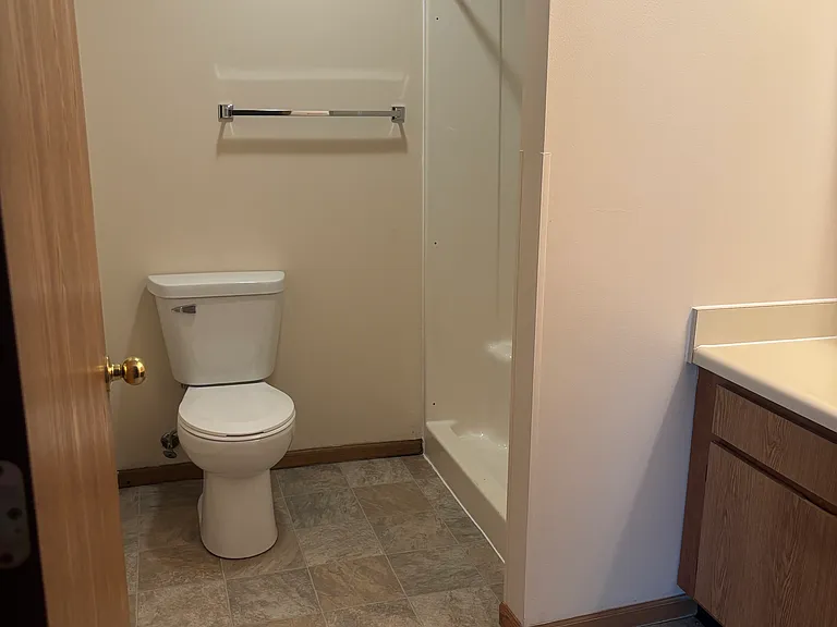 East Ridge Apartments — Photo 11