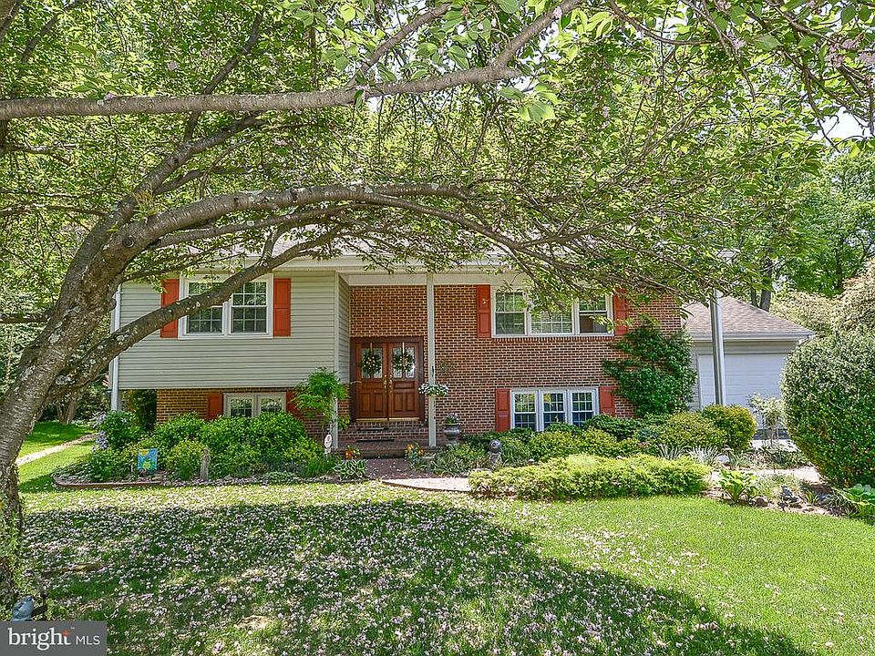 1st image of 4403 Aragon Pl